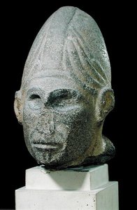 Egy szír isten feje, Jabbilból, Észak-Szíriából, ie 1700-1600 körül (bazalt) (lásd még: 231225)
